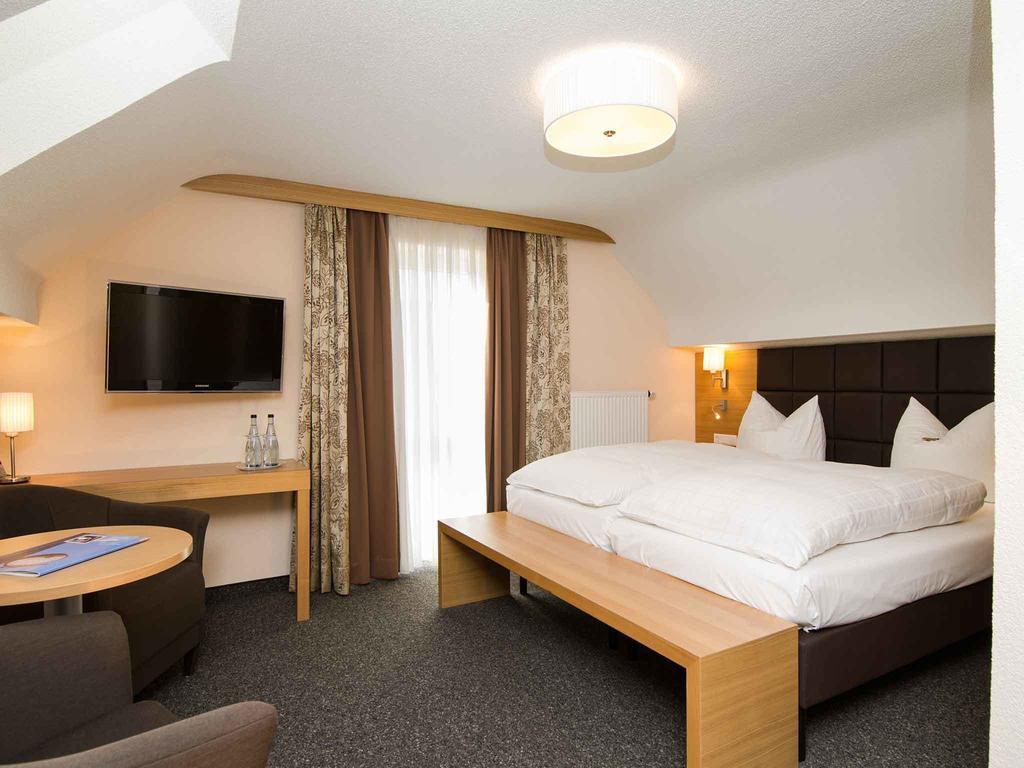 Hotel Neckartal Köngen Стая снимка