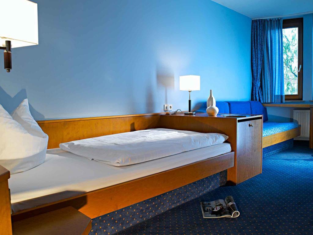 Hotel Neckartal Köngen Стая снимка